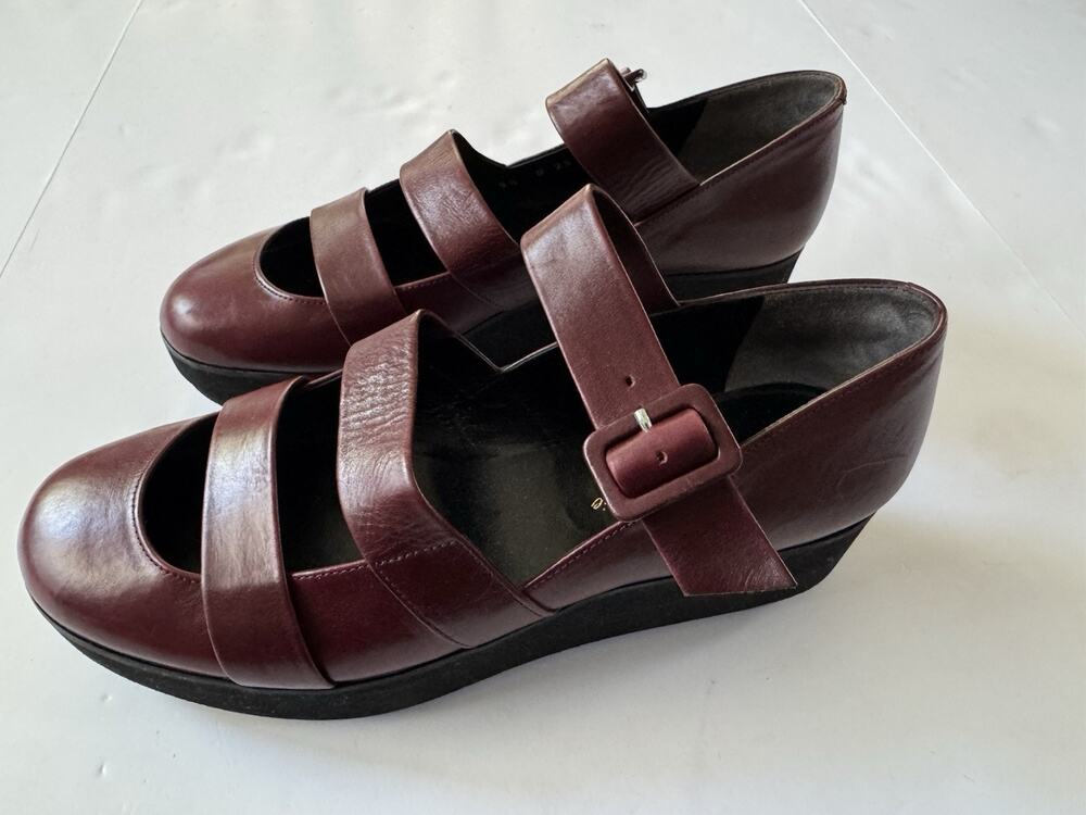 Robert Clergerie Burgundy Platform Mary Jane Pumps